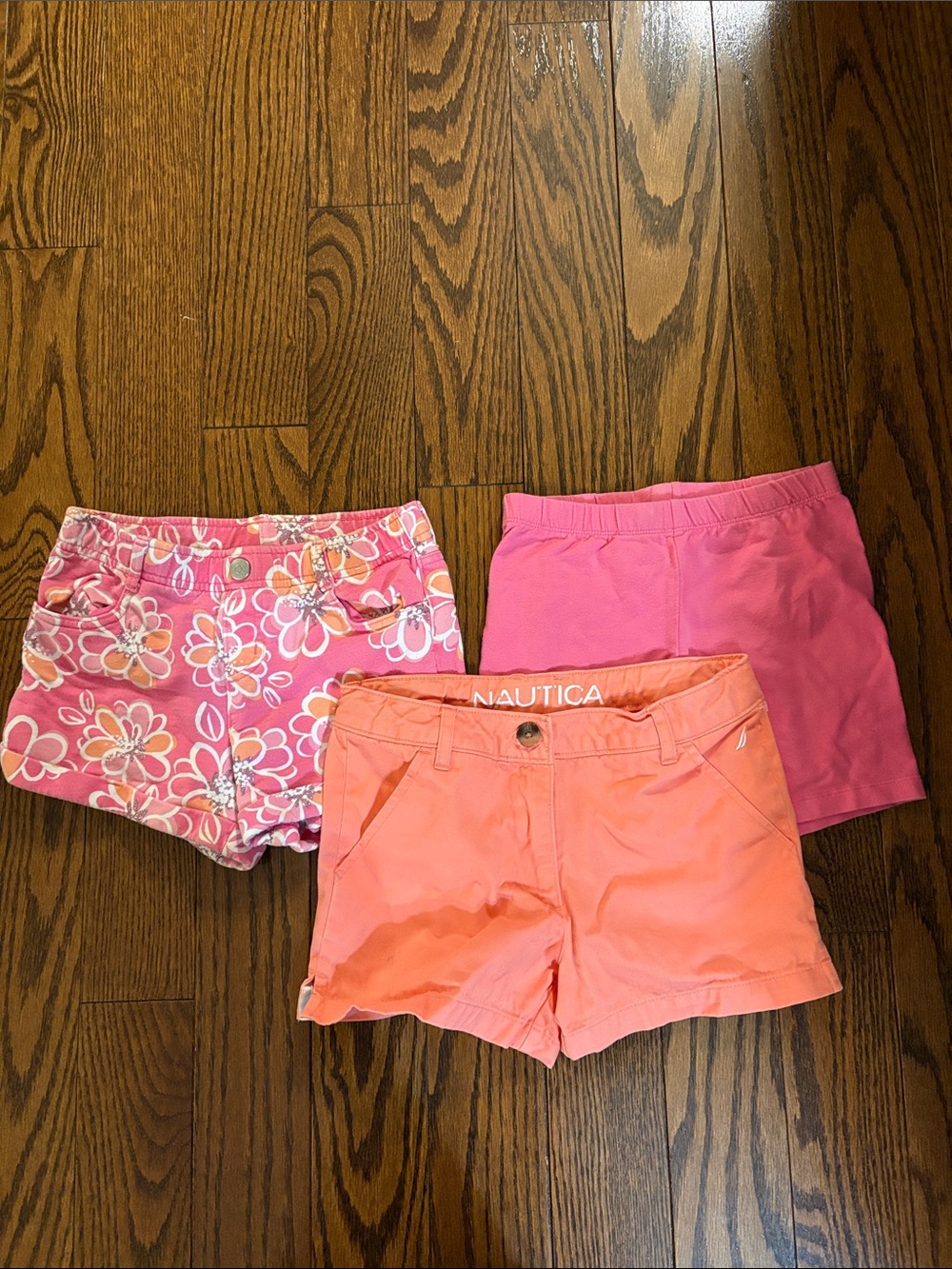 3 Girls' Coral and Pink perfect for the upcoming summer 🌸🌺🌷